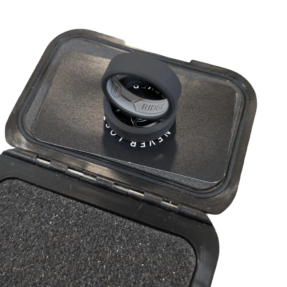 Qq2O The Ridge Wallet - 8MM SILICONE Ring Set - Royal Black - Size 9 Open Box